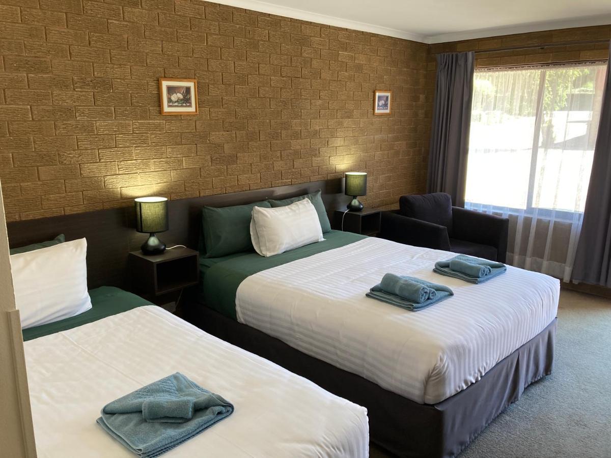 Camellia Motel Narrandera Extérieur photo