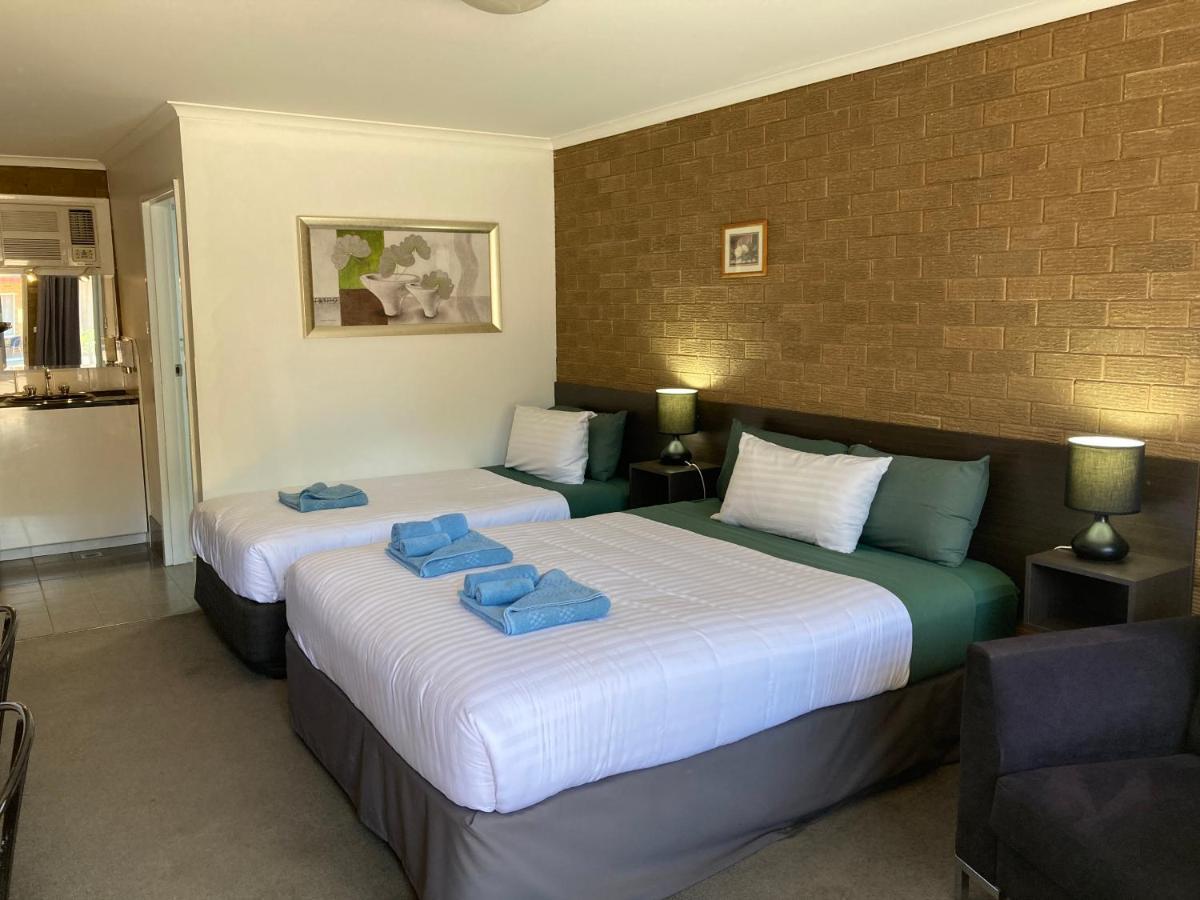 Camellia Motel Narrandera Extérieur photo