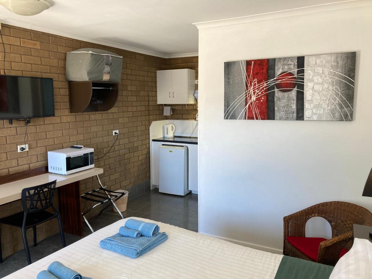 Camellia Motel Narrandera Extérieur photo