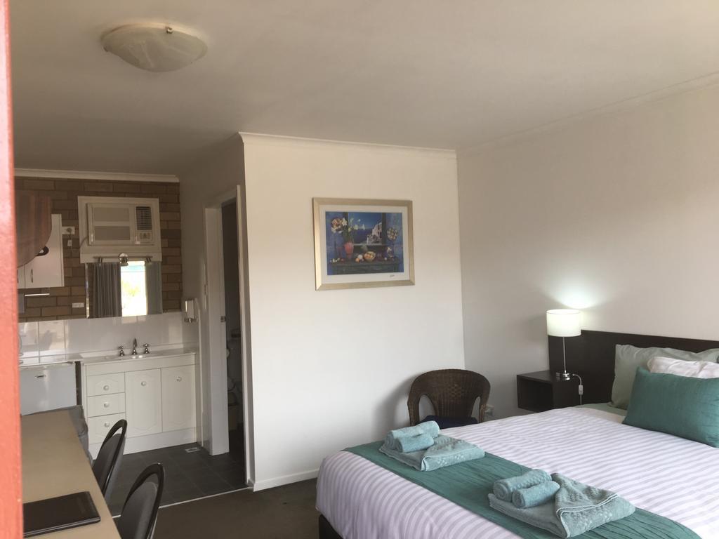 Camellia Motel Narrandera Extérieur photo