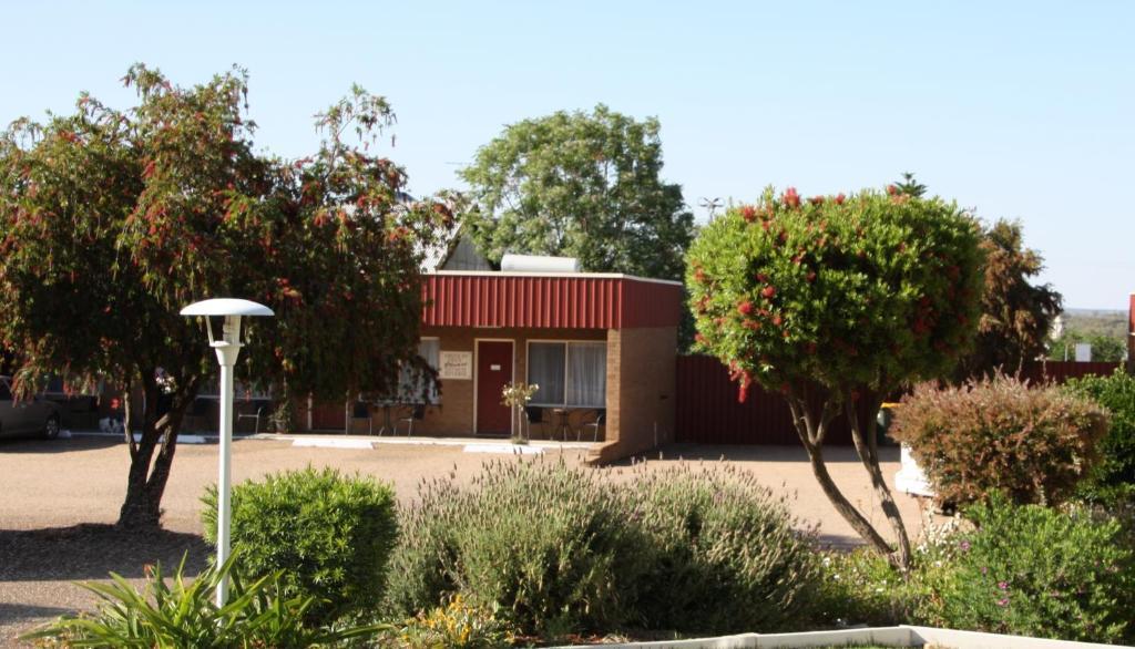 Camellia Motel Narrandera Extérieur photo
