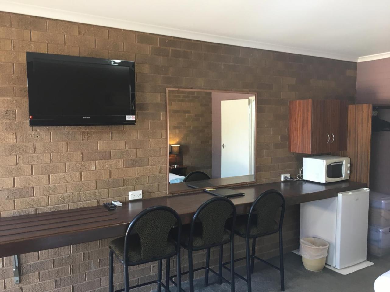 Camellia Motel Narrandera Extérieur photo