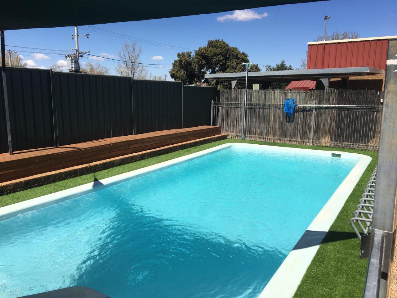 Camellia Motel Narrandera Extérieur photo