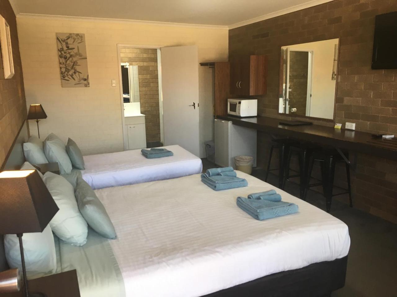 Camellia Motel Narrandera Extérieur photo